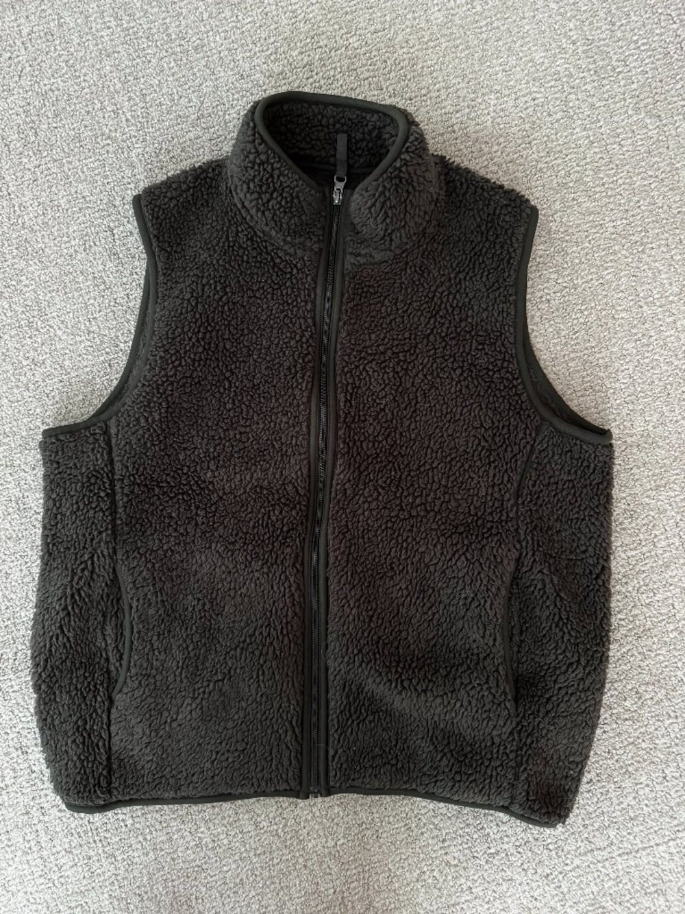 Uniqlo Fleece Full-Zip Sleeveless Vest, Olive Green Brown, Size M